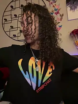 Snapshot of _Neeka_ chatting on 21, 12, 2024 Neeka online show from 21, 12, 2024