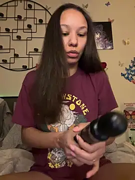 Snapshot of _Neeka_ chatting on 8, 1, 2025 Neeka online show from 8, 1, 2025