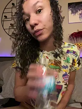 Snapshot of _Neeka_ chatting on 16, 1, 2025 Neeka online show from 16, 1, 2025