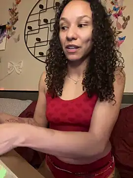 Snapshot of _Neeka_ chatting on 28, 2, 2025 Neeka online show from 28, 2, 2025