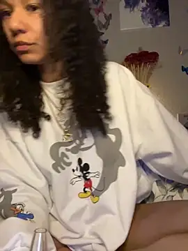 Snapshot of _Neeka_ chatting on 11, 10, 2025 Neeka online show from 11, 10, 2025