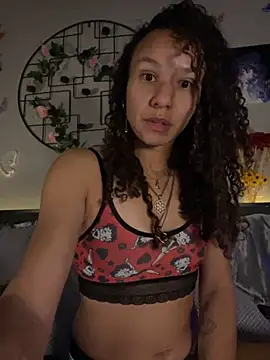 Snapshot of _Neeka_ chatting on 13, 10, 2025 Neeka online show from 13, 10, 2025