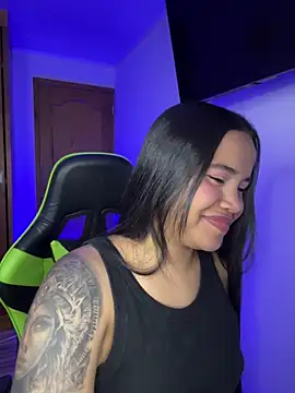 leila 22 online show from 9, 2, 2026