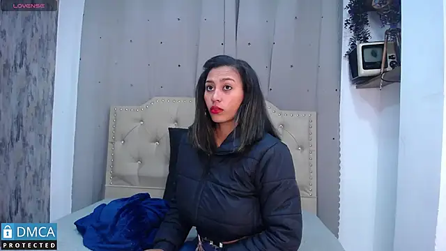 CarolRodriguez  online show from 25, 2, 2025