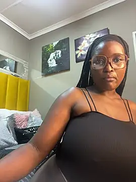 Bustygoddess32 online show from 1, 2, 2025