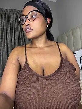 Bustygoddess32 online show from 24, 2, 2026