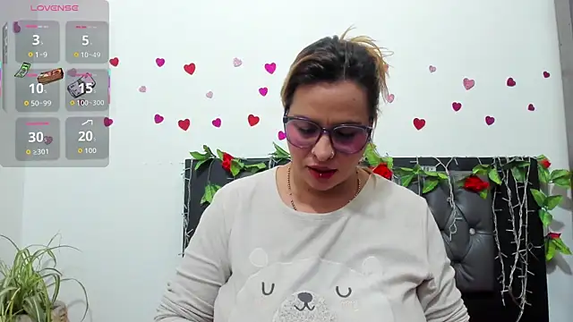 hazel 34 online show from 21, 11, 2025