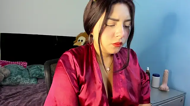 Snapshot of Charlotte_cutee18 chatting on 4, 6, 2026 Charlotte cutee18 online show from 4, 6, 2026