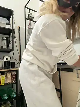 Snapshot of LadyScarlett-xk chatting on 8, 12, 2024 LadyScarlett-xk online show from 8, 12, 2024