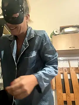 Snapshot of LadyScarlett-xk chatting on 6, 10, 2025 LadyScarlett-xk online show from 6, 10, 2025