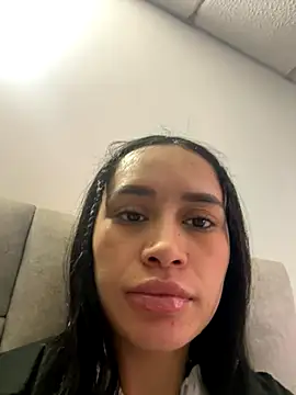 Snapshot of Kim_ev chatting on 31, 10, 2025 Kim ev online show from 31, 10, 2025