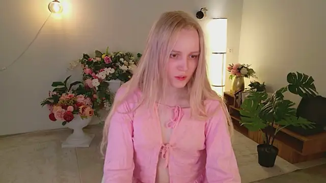 Snapshot of Beatrica_Klein chatting on 19, 4, 2026 Beatrica Klein online show from 19, 4, 2026