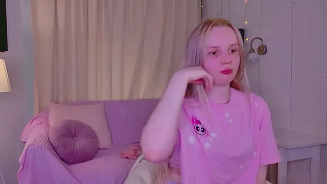 Snapshot of Beatrica_Klein chatting on 2, 5, 2026 Beatrica Klein online show from 2, 5, 2026