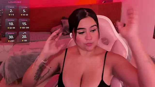 Snapshot of katia_bigboobs1 chatting on 25, 4, 2026 katia bigboobs1 online show from 25, 4, 2026
