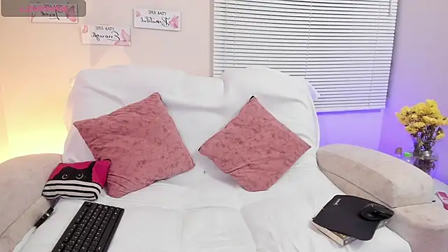 saracrowe online show from 13, 1, 2025