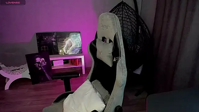 lily williamss online show from 14, 3, 2025