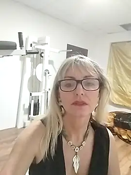 Snapshot of Tinuus chatting on 17, 3, 2025 Tinuus online show from 17, 3, 2025