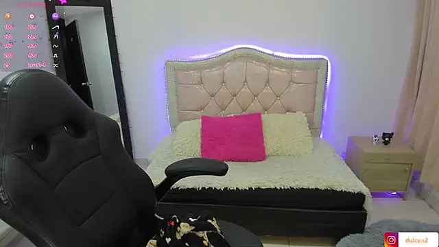 Snapshot of baby_love03 chatting on 21, 5, 2026 baby love03 online show from 21, 5, 2026