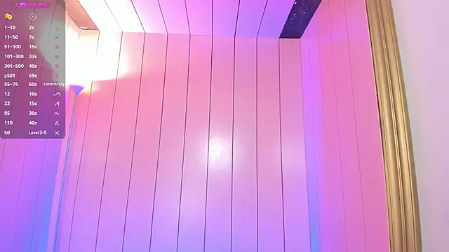 lexiethompson  online show from 15, 12, 2025