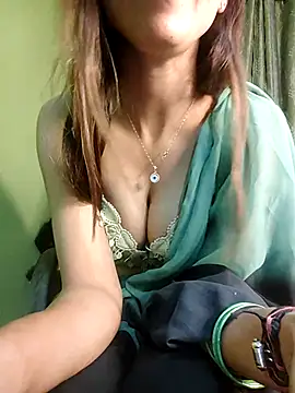 Snapshot of seductivegirl55 chatting on 29, 4, 2026 seductivegirl55 online show from 29, 4, 2026