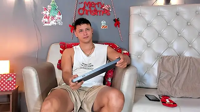 Snapshot of MITCHELL_BURNS chatting on 20, 12, 2024 MITCHELL BURNS online show from 20, 12, 2024