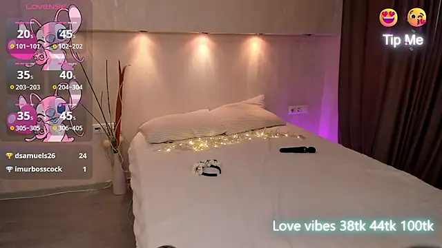 Snapshot of Tracy-Taylor chatting on 6, 3, 2025 Tracy-Taylor online show from 6, 3, 2025