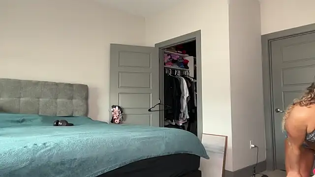 ElenaErickson online show from 27, 1, 2025