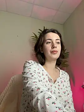 SweetieKendl online show from 4, 6, 2026