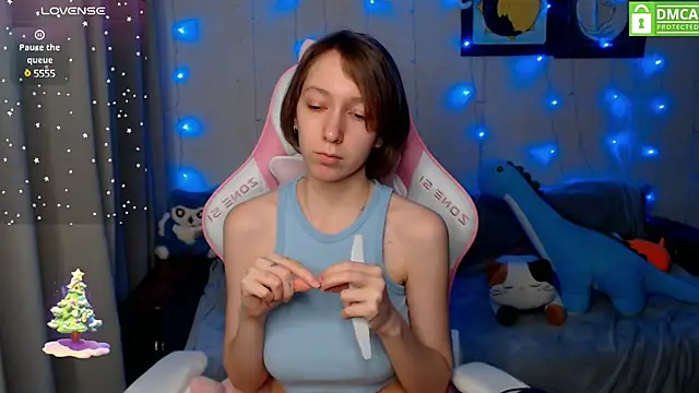 Snapshot of LeahGottty chatting on 17, 12, 2024 LeahGottty online show from 17, 12, 2024