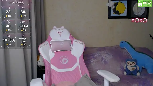 Snapshot of LeahGottty chatting on 2, 2, 2025 LeahGottty online show from 2, 2, 2025