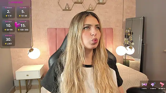 Snapshot of magic_fernanda chatting on 23, 9, 2025 magic fernanda online show from 23, 9, 2025
