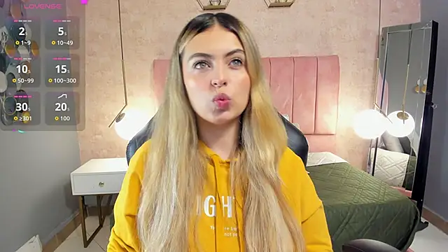 Snapshot of magic_fernanda chatting on 16, 10, 2025 magic fernanda online show from 16, 10, 2025