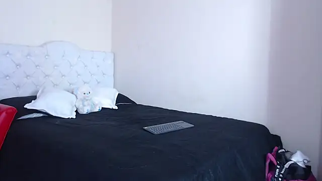 Snapshot of luna_hoott chatting on 17, 2, 2025 luna hoott online show from 17, 2, 2025