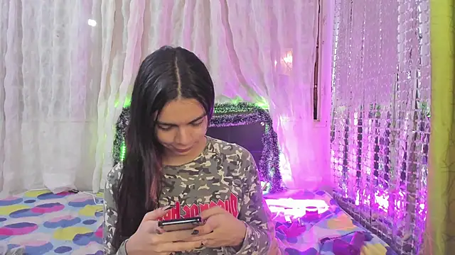 Snapshot of Megan_Miles02 chatting on 20, 12, 2024 Megan Miles02 online show from 20, 12, 2024