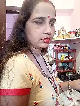 Snapshot of reemacouple007 chatting on 5, 5, 2026 reemacouple007 online show from 5, 5, 2026