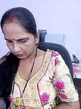 Snapshot of reemacouple007 chatting on 26, 5, 2026 reemacouple007 online show from 26, 5, 2026