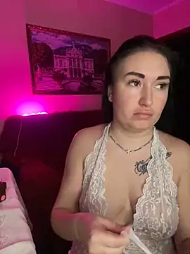 Snapshot of Roxana_Bell chatting on 31, 1, 2025 Roxana Bell online show from 31, 1, 2025