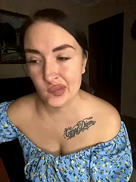 Snapshot of Roxana_Bell chatting on 6, 10, 2025 Roxana Bell online show from 6, 10, 2025