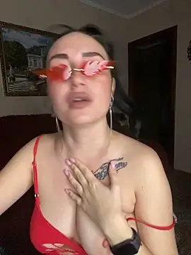 Snapshot of Roxana_Bell chatting on 21, 11, 2025 Roxana Bell online show from 21, 11, 2025