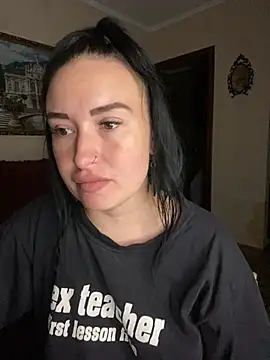 Snapshot of Roxana_Bell chatting on 5, 6, 2026 Roxana Bell online show from 5, 6, 2026