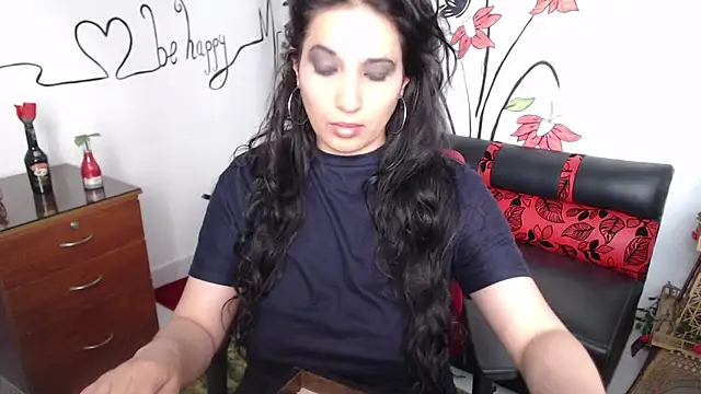 Snapshot of Roxanne_Ssummers chatting on 8, 1, 2025 Roxanne Ssummers online show from 8, 1, 2025