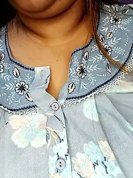 Ravina patil1 online show from 3, 11, 2025