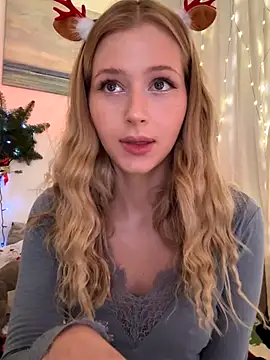 Snapshot of LunaRase chatting on 21, 12, 2025 LunaRase online show from 21, 12, 2025