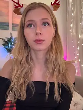 Snapshot of LunaRase chatting on 22, 12, 2025 LunaRase online show from 22, 12, 2025