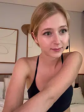 Snapshot of LunaRase chatting on 14, 1, 2026 LunaRase online show from 14, 1, 2026