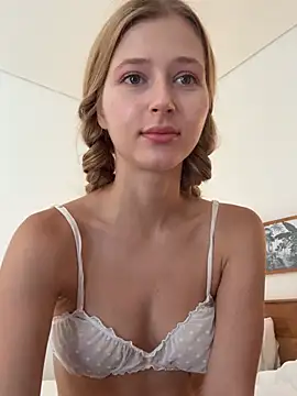 LunaRase online show from 12, 2, 2026