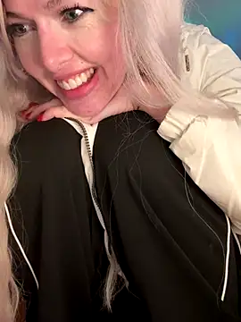 Snapshot of propertyofdaddy chatting on 2, 12, 2025 propertyofdaddy online show from 2, 12, 2025