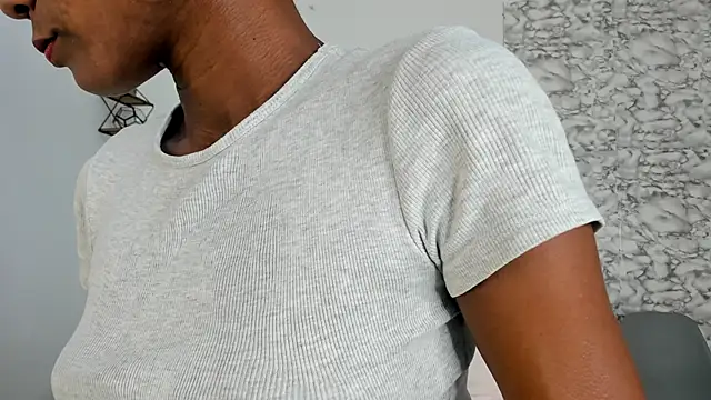 Canhela1 online show from 25, 10, 2025