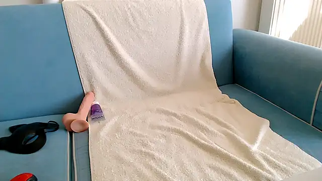 Topmodell online show from 2, 1, 2025