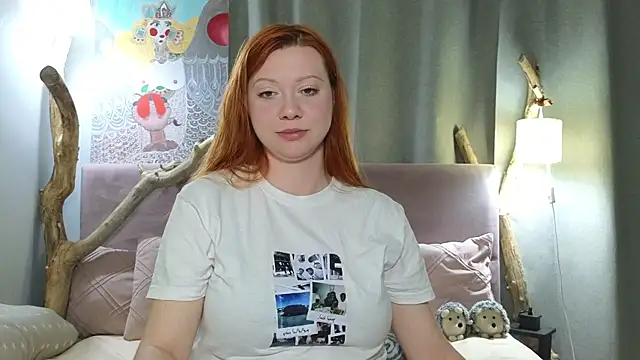 Snapshot of MileyMiller chatting on 8, 5, 2026 MileyMiller online show from 8, 5, 2026